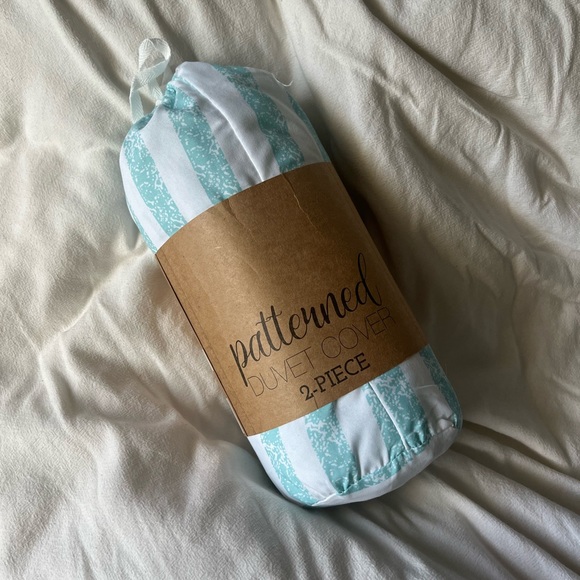 nwt twin/twin xl blue stripe duvet cover - Picture 2 of 3